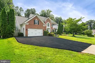 13757 Royal Red Terrace, Chantilly, VA 20151 - Photo 3