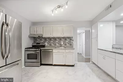 1635 Parkcrest Circle #201, Reston, VA 20190 - Photo 5