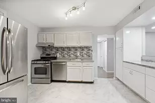 1635 Parkcrest Cir, Reston, VA 20190 - Photo 5