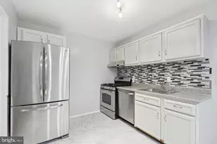 1635 Parkcrest Cir, Reston, VA 20190 - Photo 3