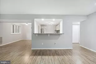 1635 Parkcrest Cir, Reston, VA 20190 - Photo 7