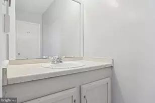 1635 Parkcrest Cir, Reston, VA 20190 - Photo 17