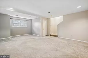 6039 Heatherwood Dr, Alexandria, VA 22310 - Photo 33