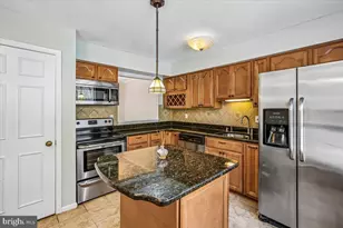 6039 Heatherwood Dr, Alexandria, VA 22310 - Photo 5