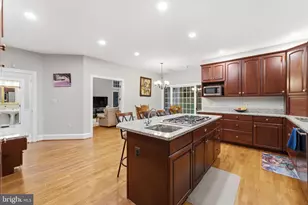 1172 Robindale Dr, Great Falls, VA 22066 - Photo 21
