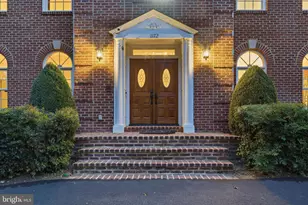 1172 Robindale Dr, Great Falls, VA 22066 - Photo 9
