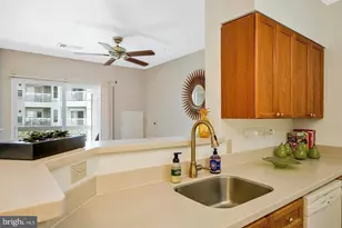 2204 Westcourt Ln, Herndon, VA 20170 - Photo 9