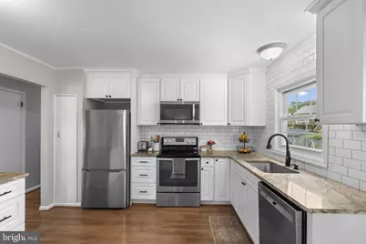 1236 Summerfield Drive, Herndon, VA 20170 - Photo 9