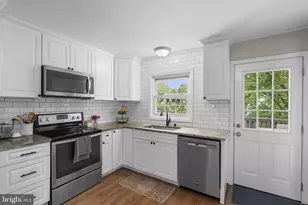 1236 Summerfield Dr, Herndon, VA 20170 - Photo 11