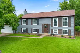 1236 Summerfield Dr, Herndon, VA 20170 - Photo 1