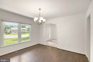 8902 Huxley Ct, Springfield, VA 22153 - Photo 3