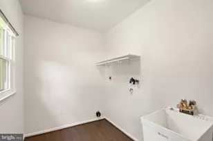 8902 Huxley Ct, Springfield, VA 22153 - Photo 9