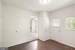 8902 Huxley Ct, Springfield, VA 22153 - Photo 11