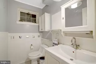 8527 Parliament Dr, Springfield, VA 22151 - Photo 15