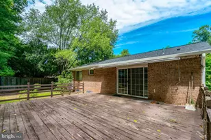 8527 Parliament Dr, Springfield, VA 22151 - Photo 41