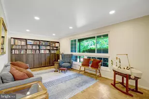 8527 Parliament Dr, Springfield, VA 22151 - Photo 3