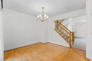 10637 Alison Dr, Burke, VA 22015 - Photo 11
