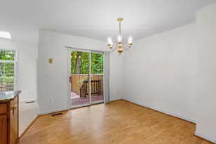 10637 Alison Dr, Burke, VA 22015 - Photo 11