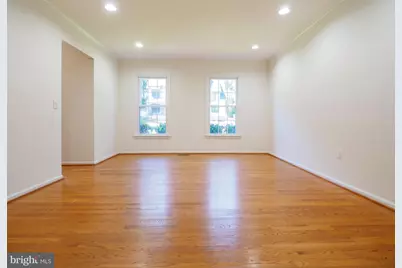 9614 Locust Hill Drive, Great Falls, VA 22066 - Photo 7