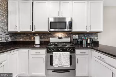 8850 Ashgrove House Lane #101, Vienna, VA 22182 - Photo 11