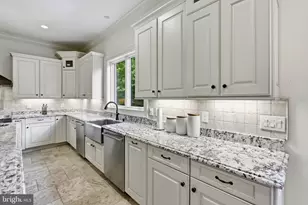 936 Kimberwicke Rd, McLean, VA 22102 - Photo 15