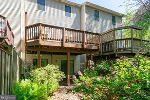 5706 Lakeside Oak Ln, Burke, VA 22015 - Photo 3