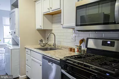 11240 Chestnut Grove Square #157, Reston, VA 20190 - Photo 3
