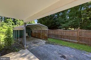 5904 Carver Pl, Falls Church, VA 22041 - Photo 17