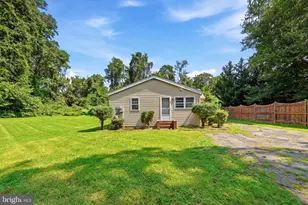 5904 Carver Pl, Falls Church, VA 22041 - Photo 3
