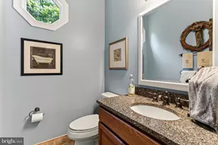 7606 Davis Field Ln, Springfield, VA 22153 - Photo 41