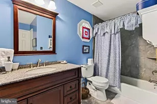 7606 Davis Field Ln, Springfield, VA 22153 - Photo 37