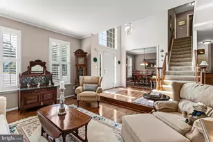 7606 Davis Field Ln, Springfield, VA 22153 - Photo 7