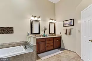 7606 Davis Field Ln, Springfield, VA 22153 - Photo 33