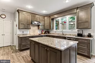 7606 Davis Field Ln, Springfield, VA 22153 - Photo 23