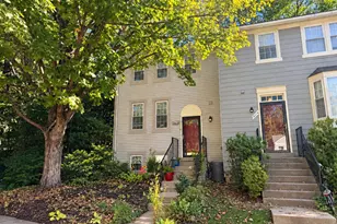 10116 Chestnut Wood Ln, Burke, VA 22015 - Photo 1