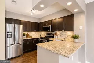 2108 Highcourt Ln, Herndon, VA 20170 - Photo 3