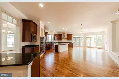 9005 Edgepark Road, Vienna, VA 22182 - Photo 13