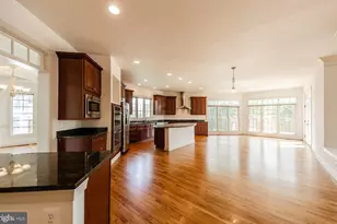 9005 Edgepark Rd, Vienna, VA 22182 - Photo 13
