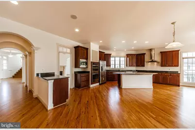 9005 Edgepark Road, Vienna, VA 22182 - Photo 11