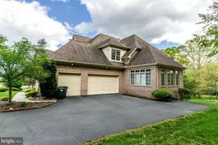 9005 Edgepark Rd, Vienna, VA 22182 - Photo 3