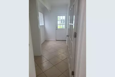 6818 Rolling Road, Springfield, VA 22152 - Photo 5