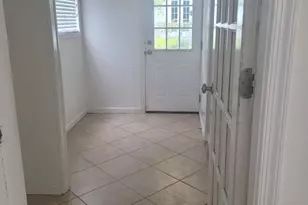 6818 Rolling Rd, Springfield, VA 22152 - Photo 5