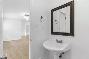 6818 Rolling Rd, Springfield, VA 22152 - Photo 7