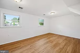 5607 Hilldale Dr, Alexandria, VA 22310 - Photo 21