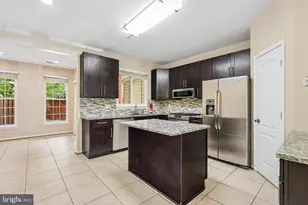 13135 Park Crescent Cir, Herndon, VA 20171 - Photo 11