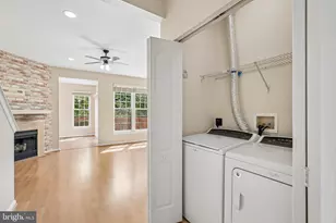 13135 Park Crescent Cir, Herndon, VA 20171 - Photo 23
