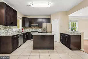 13135 Park Crescent Cir, Herndon, VA 20171 - Photo 11