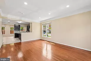 13135 Park Crescent Cir, Herndon, VA 20171 - Photo 9