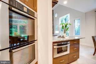 1954 Horse Shoe Dr, Vienna, VA 22182 - Photo 29