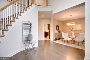 1954 Horse Shoe Dr, Vienna, VA 22182 - Photo 5